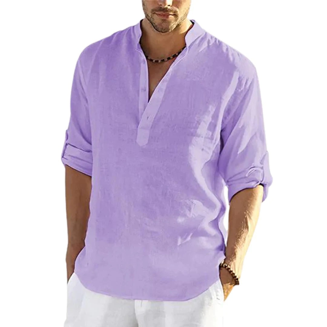 Men's casual shirt with buttoned placket