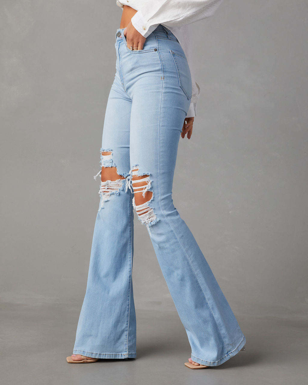 Relaxed fit wide-leg jeans with distressed details